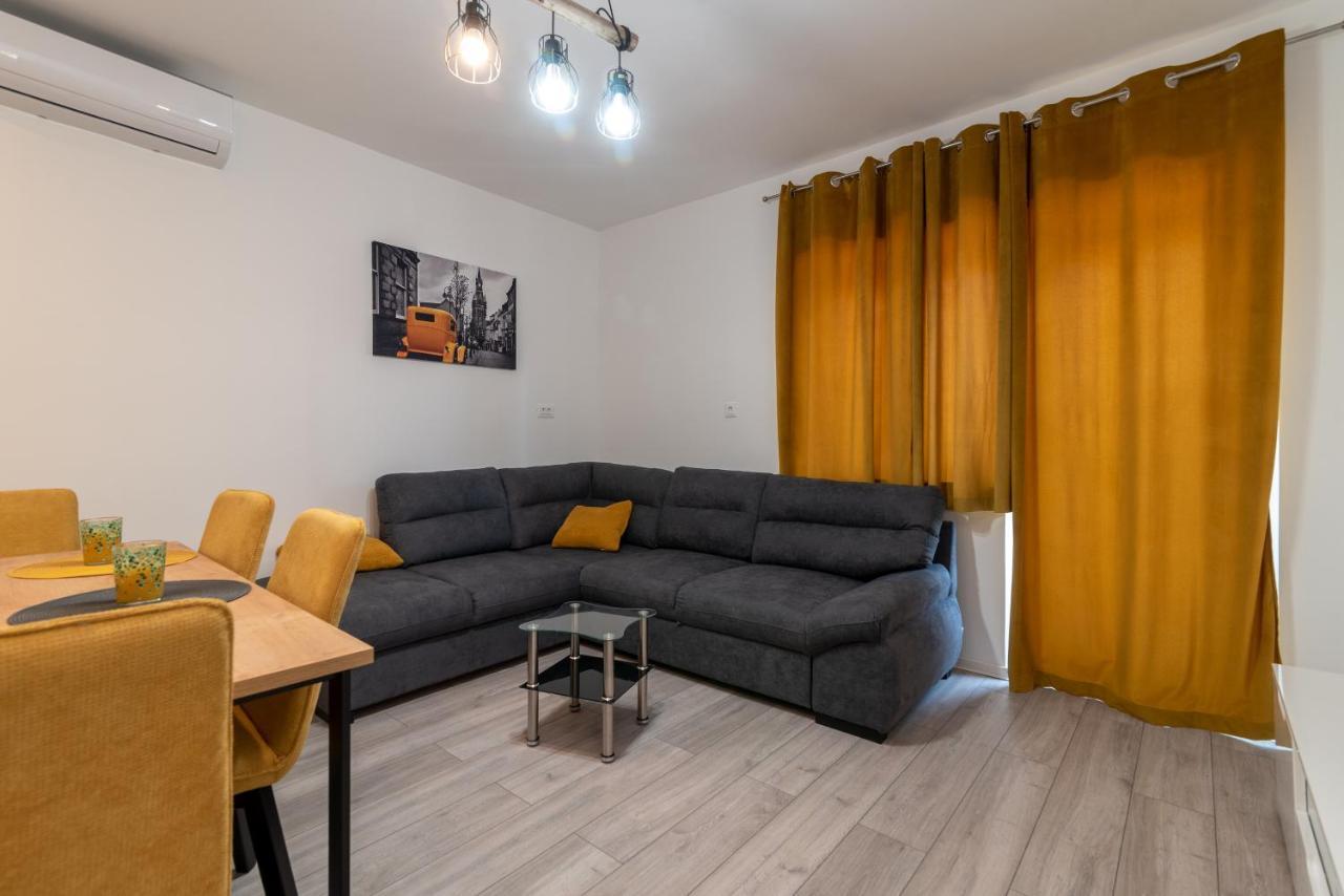 Apartman Galeb โตรกีร์ ภายนอก รูปภาพ
