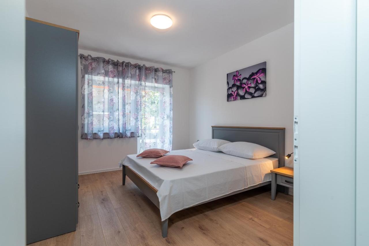 Apartman Galeb โตรกีร์ ภายนอก รูปภาพ