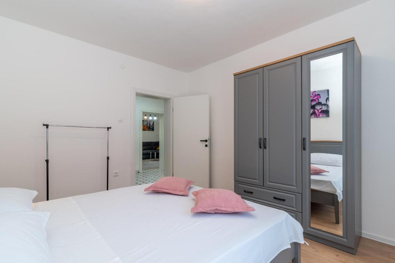Apartman Galeb โตรกีร์ ภายนอก รูปภาพ