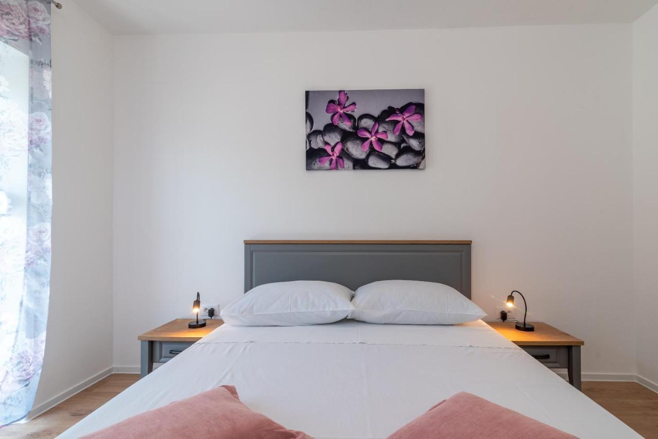 Apartman Galeb โตรกีร์ ภายนอก รูปภาพ