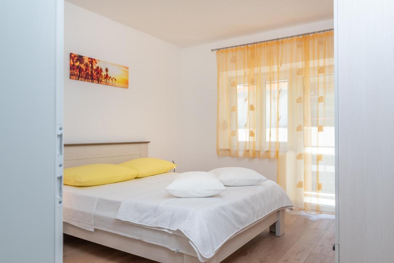 Apartman Galeb โตรกีร์ ภายนอก รูปภาพ