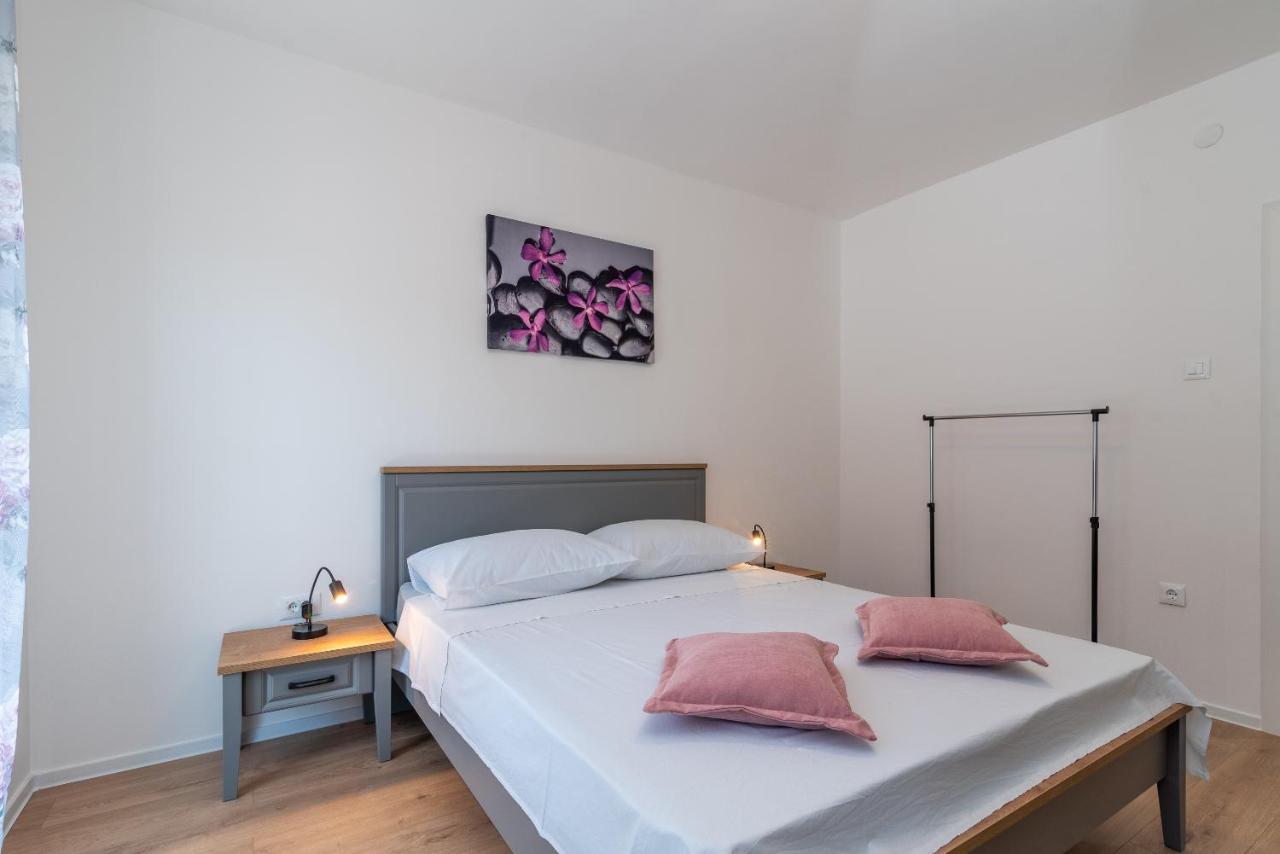 Apartman Galeb โตรกีร์ ภายนอก รูปภาพ