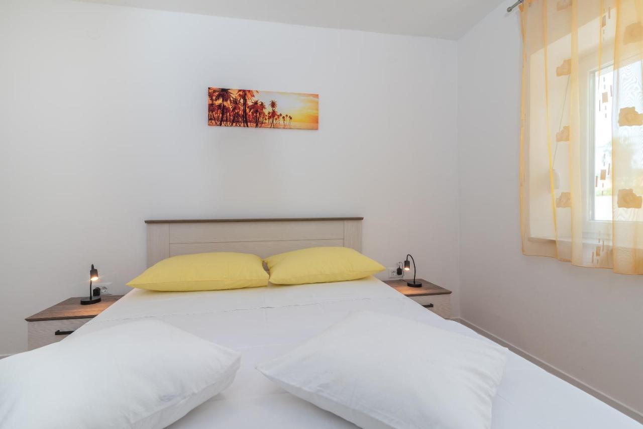 Apartman Galeb โตรกีร์ ภายนอก รูปภาพ